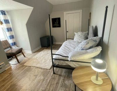 Cozy one bedroom plus den