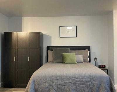 Motel style unit with kitchenette
