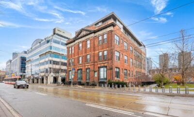 Cozy Loft in King West Village w/Parking – CAMH