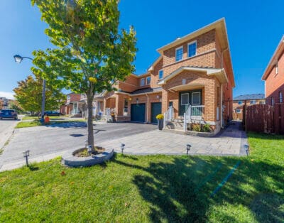 COZY 4 BEDROOM HOME IN MARKHAM